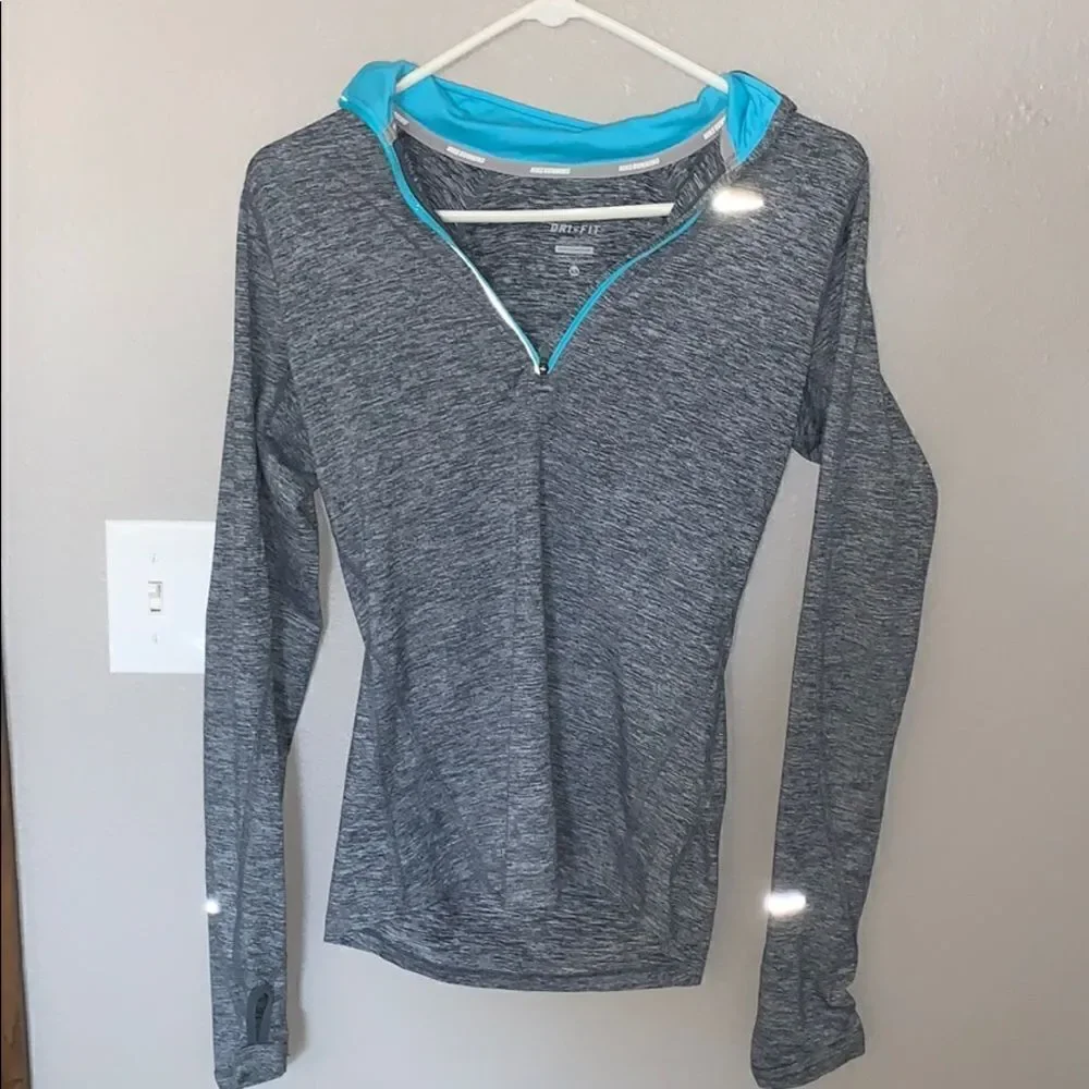 Nike element 3/4 gray zip-up jacket, size XS.